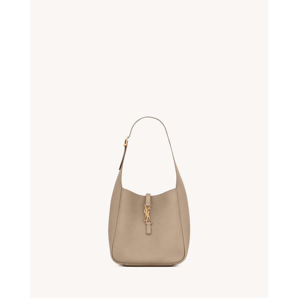 Le 5 À 7 Supple Small In Grained Leather