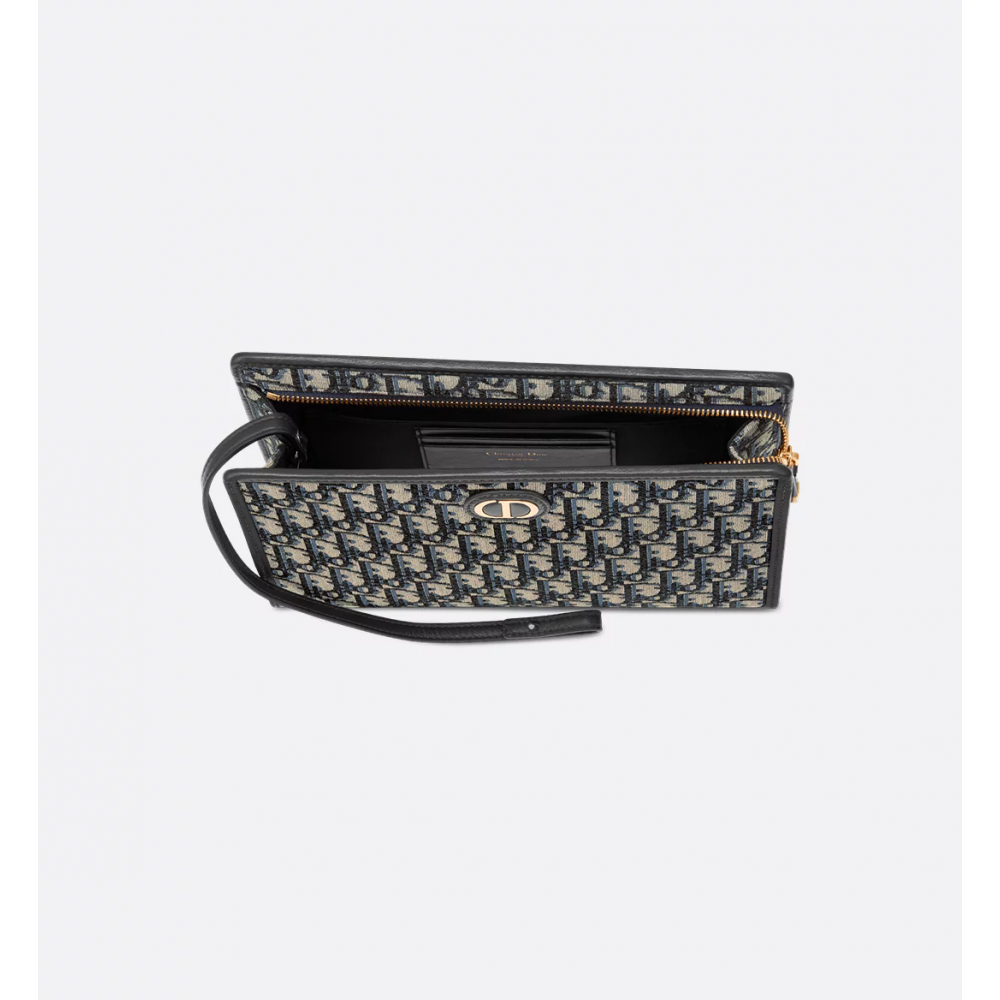 30 Montaigne Dea Pouch