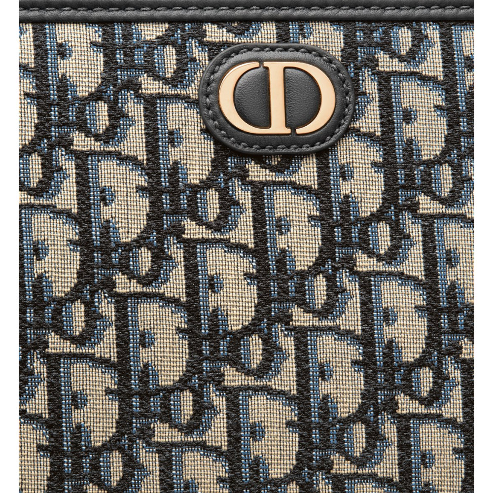 30 Montaigne Dea Pouch