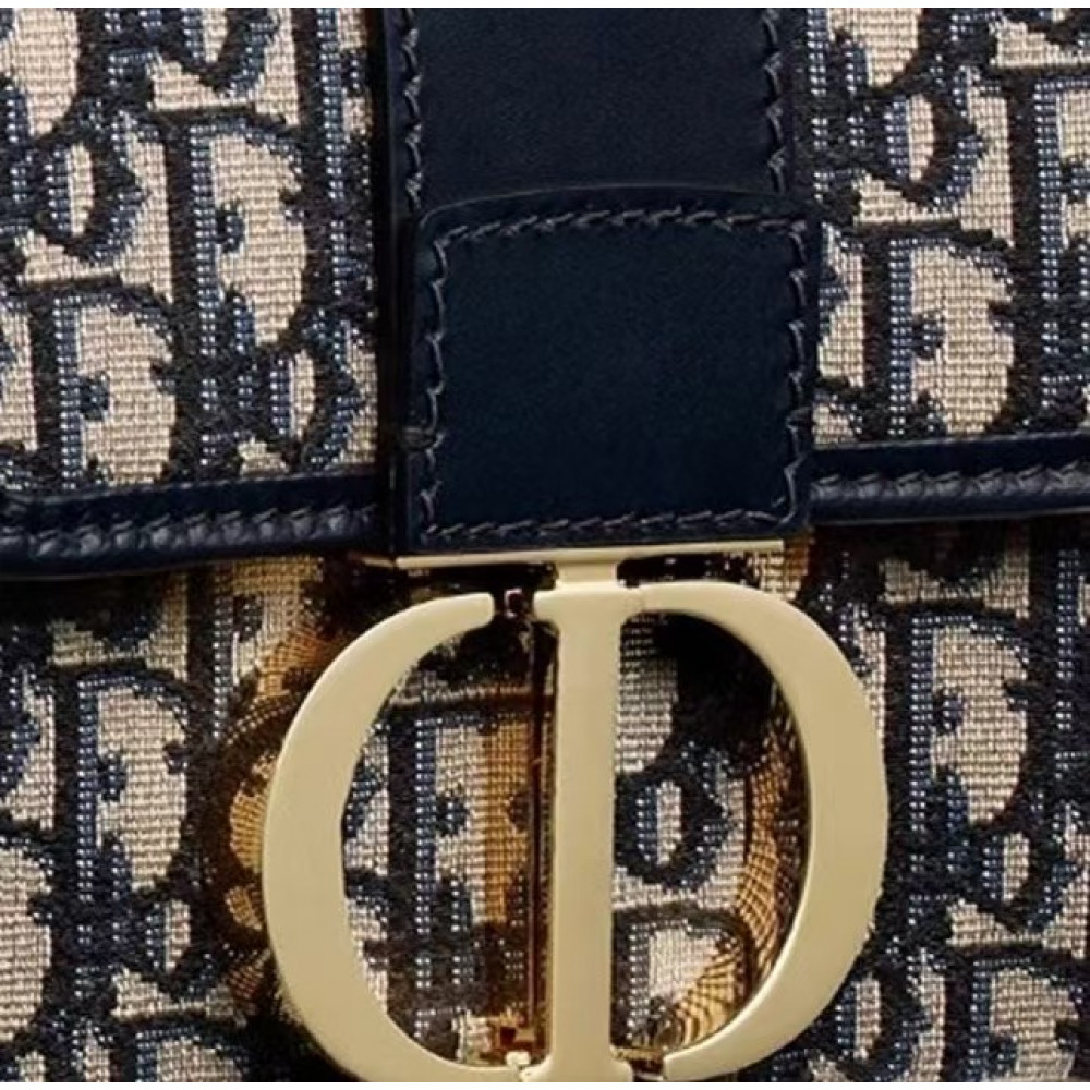 30 Montaigne Micro Bag