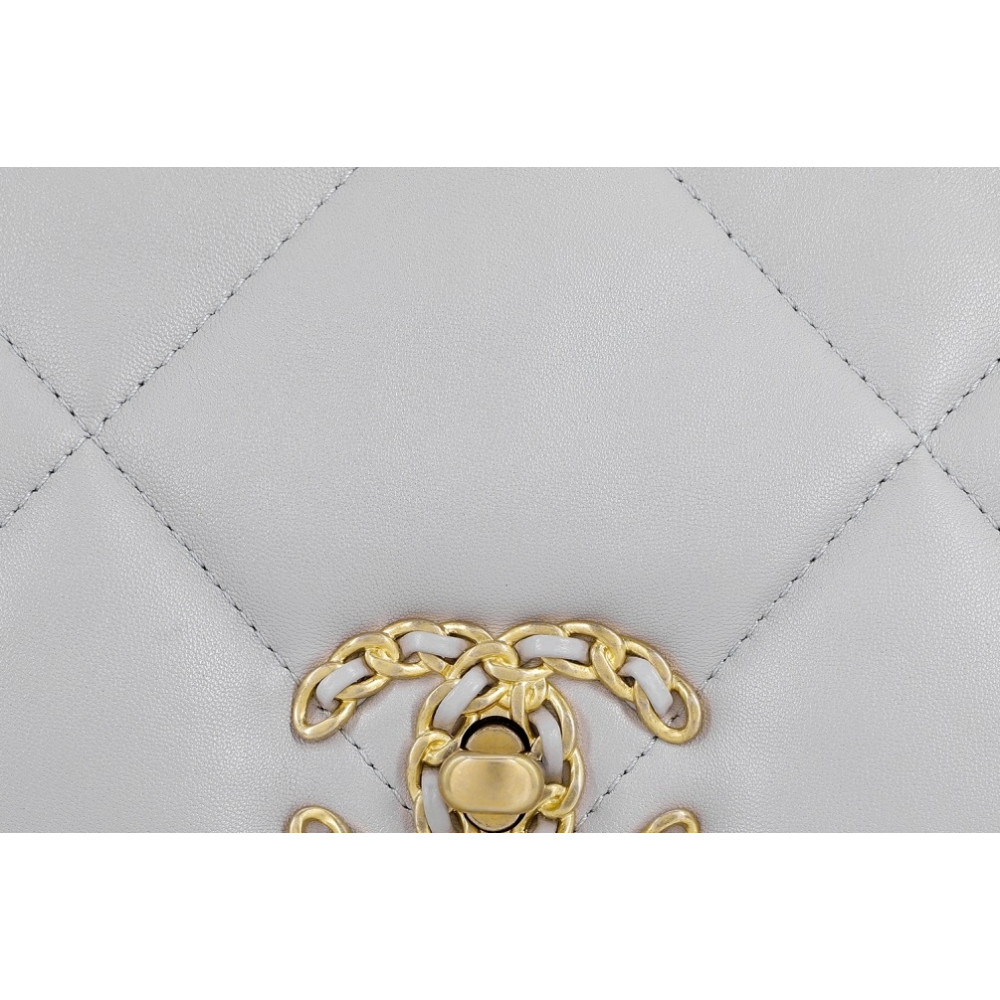 Chanel 22C 19 Flap Bag 