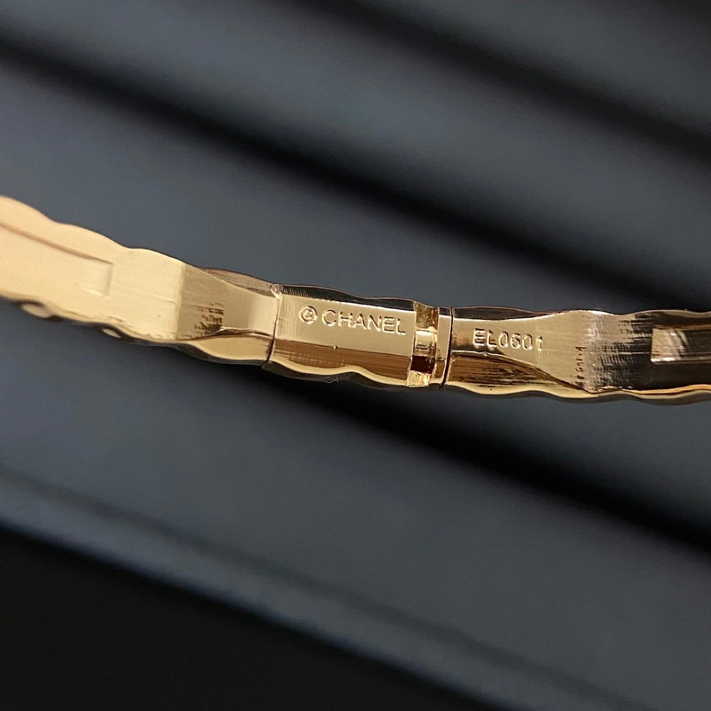 Chanel Rhomboid Bangle With Diamonds,Top Quality
