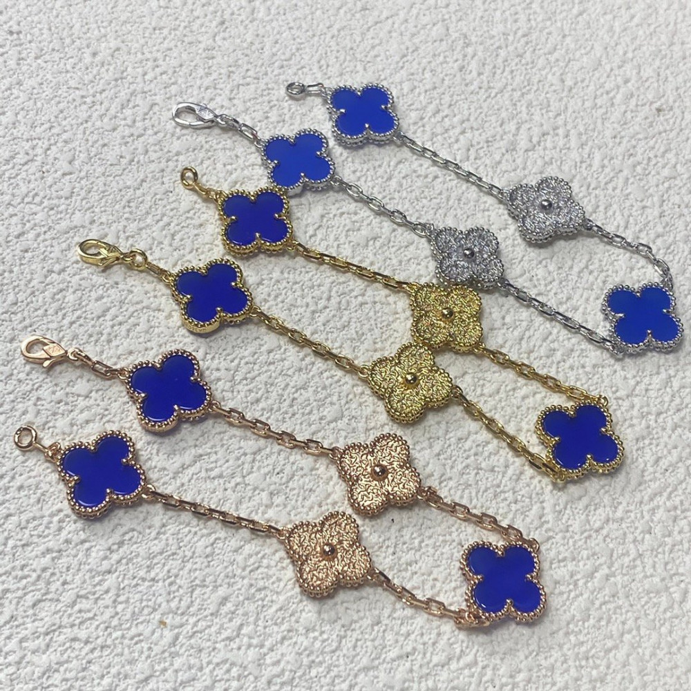Four Leaf Clover Light Blue Semi Diamond Series