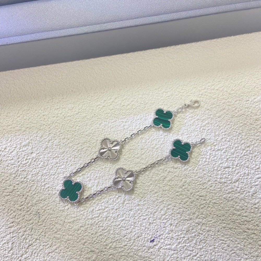 Four Leaf Clover Peacock Green Series Four Leaf Clover Peacock Green Series