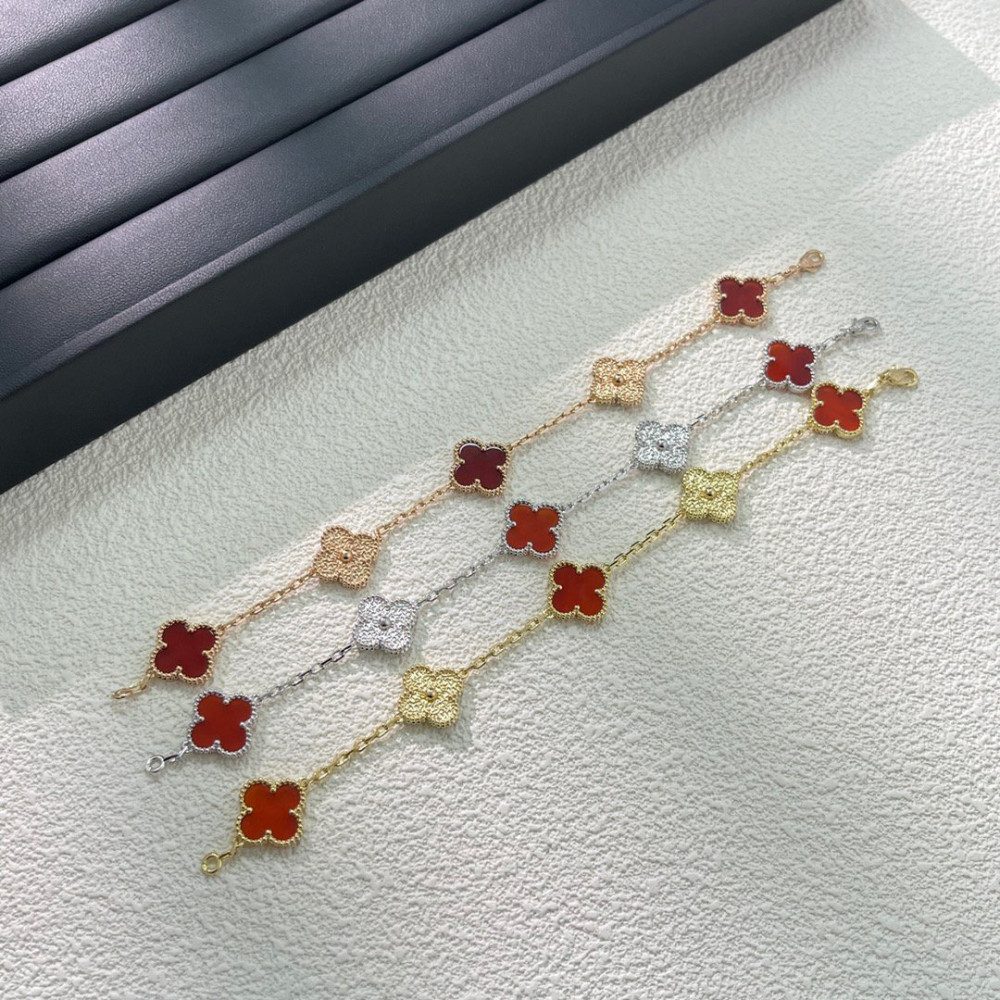 Clover Ruby Half Diamond Series