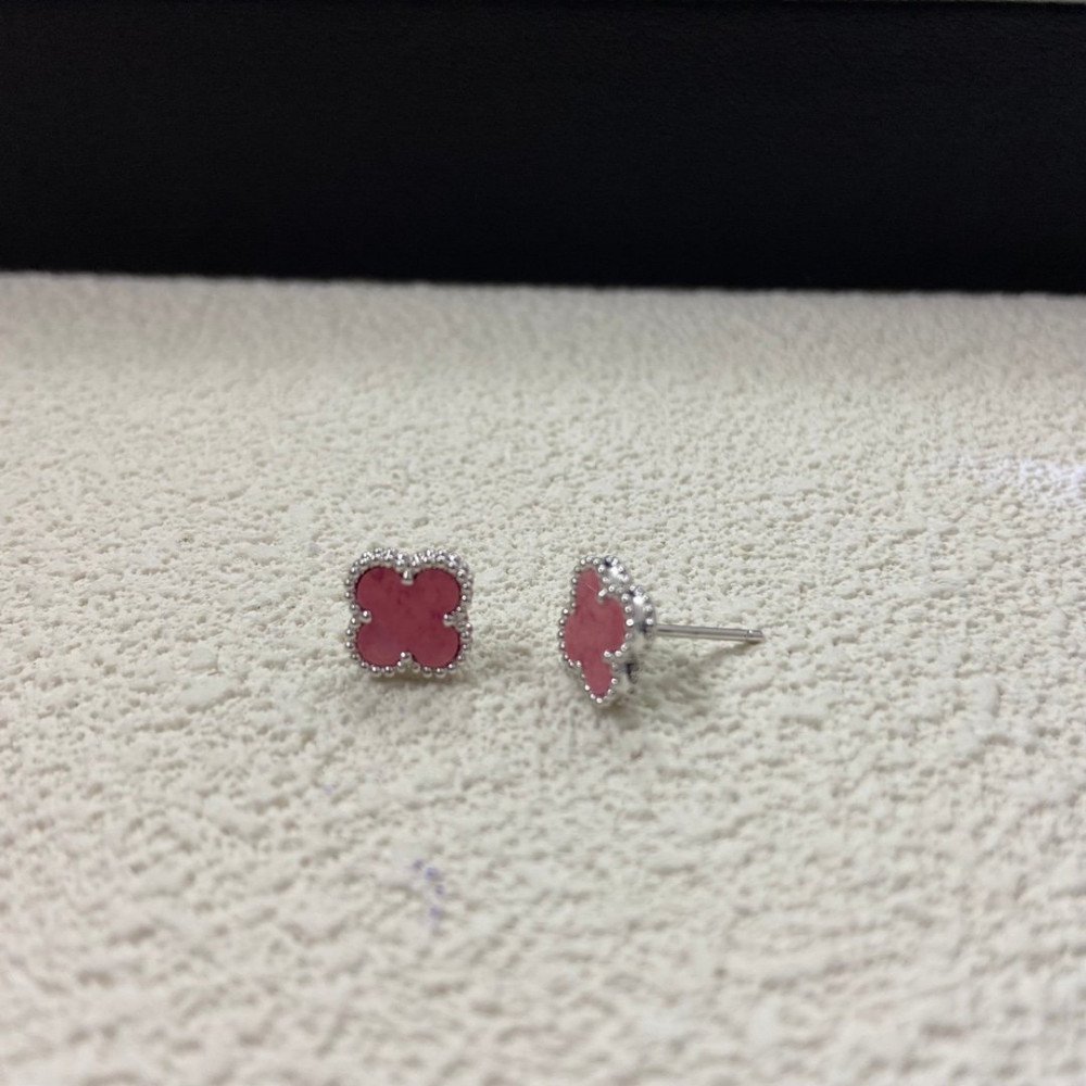 Ruby Clover Earnail Series Ruby Clover Earnail Series