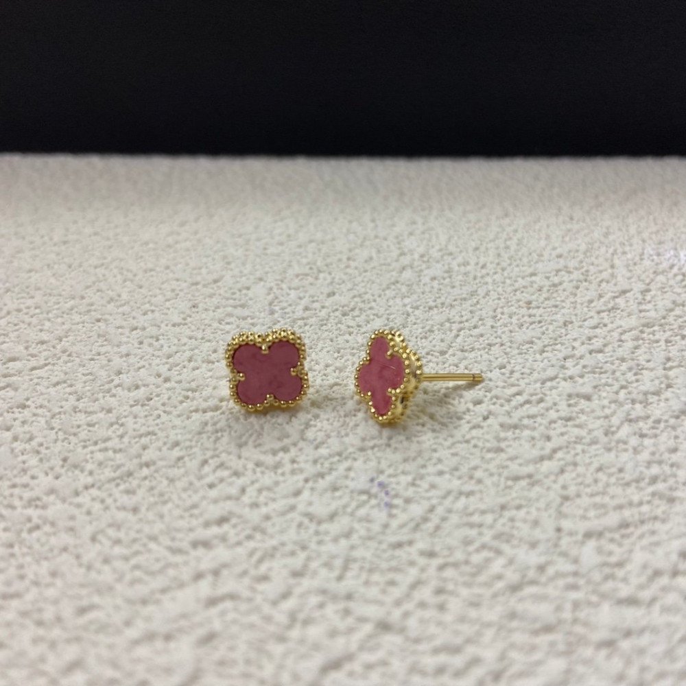 Ruby Clover Earnail Series Ruby Clover Earnail Series