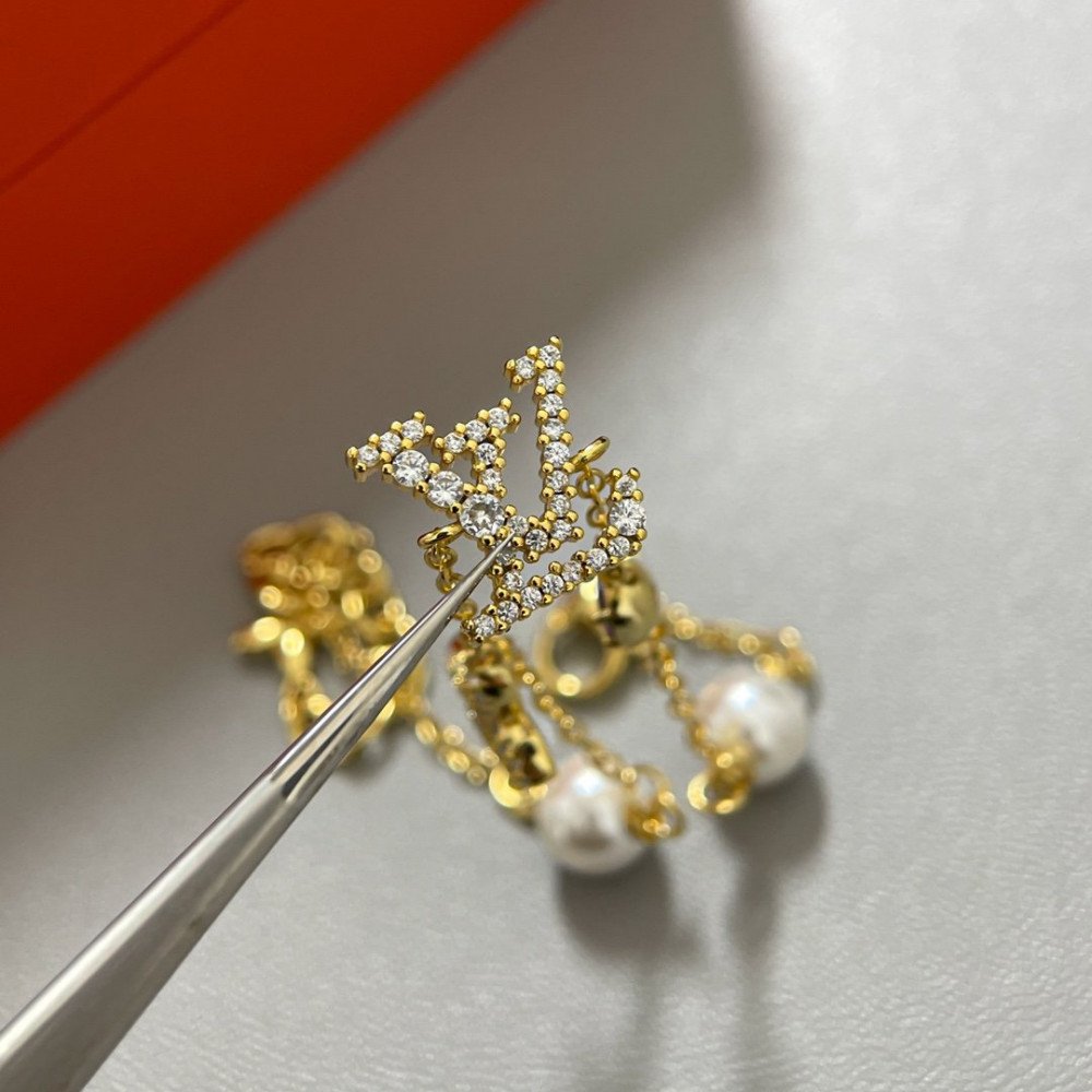 Lv Logo With Peal, Gold Color Lv Logo With Peal, Gold Color