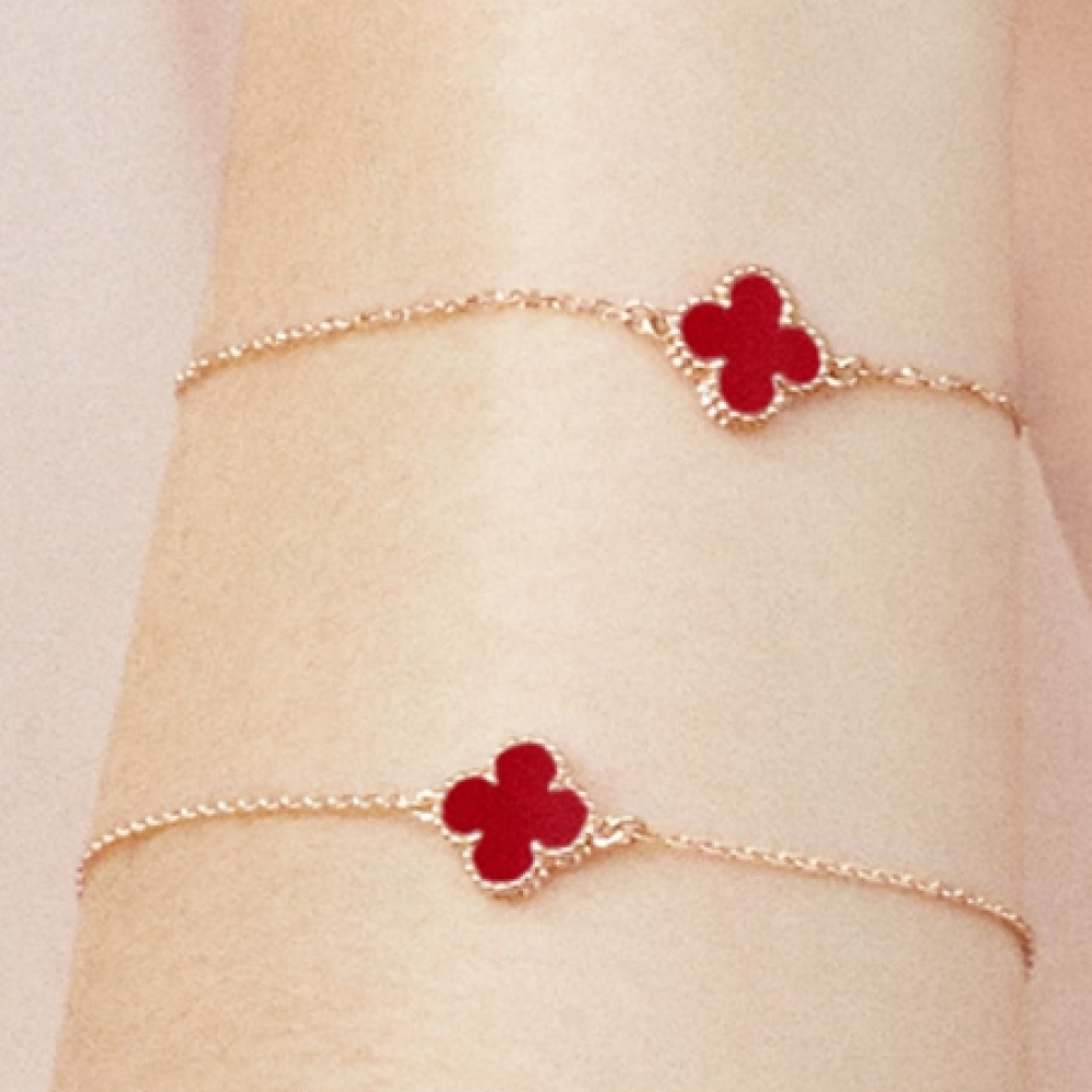 Clover Carnelian Mini Clover Carnelian Mini