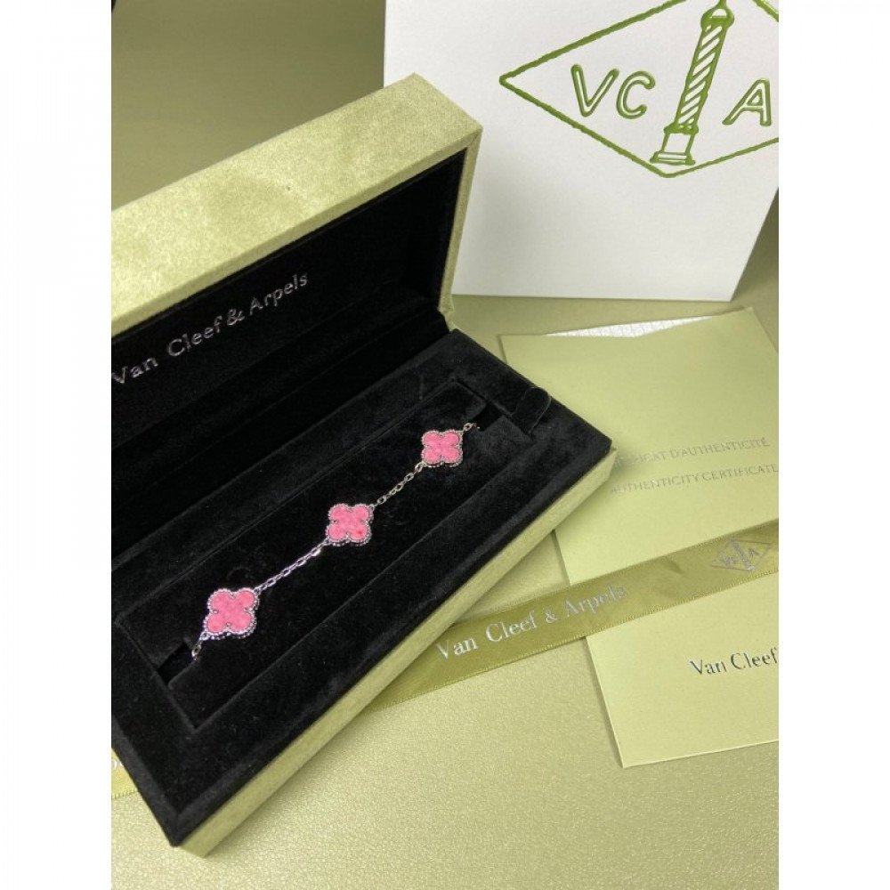 Clover With 5 Flowers-Barbie Pink Clover With 5 Flowers-Barbie Pink