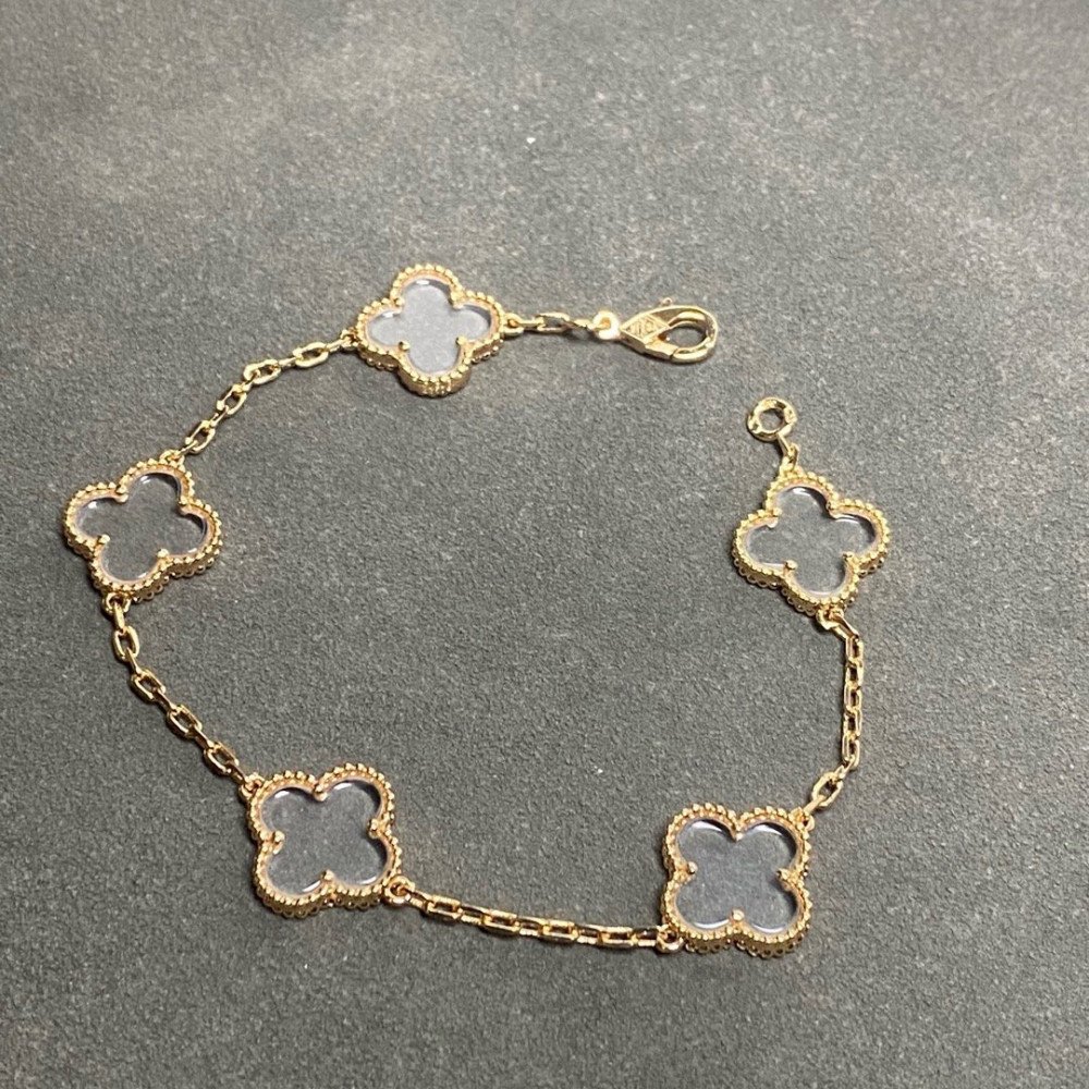 Clover With 5 Flowers-Transparent White Crystal Clover With 5 Flowers-Transparent White Crystal
