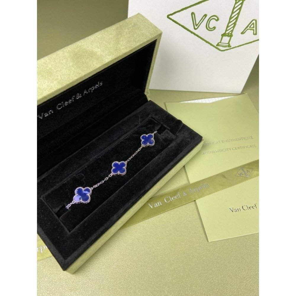 Clover With 5 Flowers-Peter Blue Clover With 5 Flowers-Peter Blue