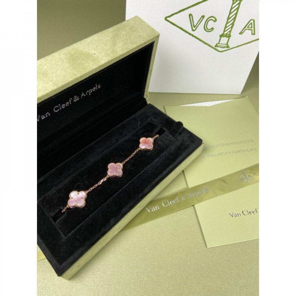 Clover With 5 Flowers-Pale Pink Clover With 5 Flowers-Pale Pink