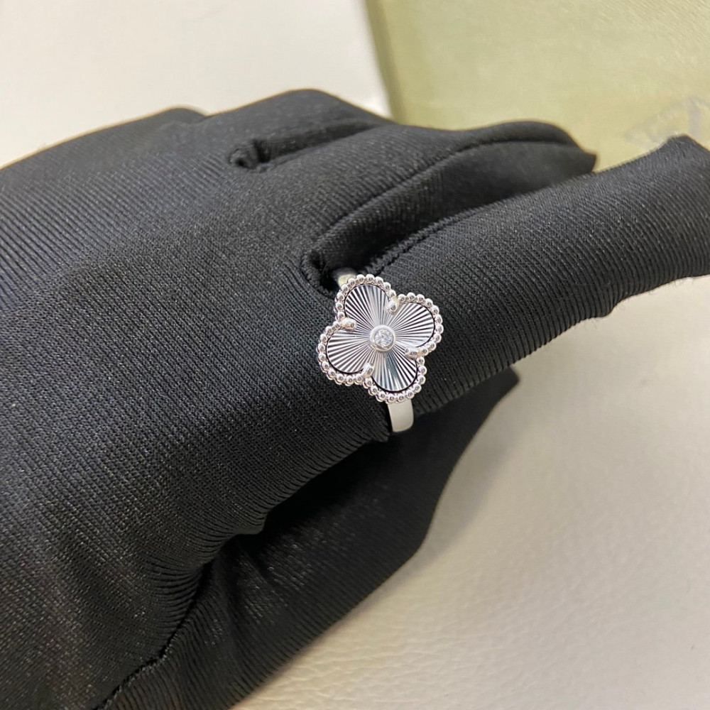 Clover Vintage Alhambra Rings Clover Vintage Alhambra Rings