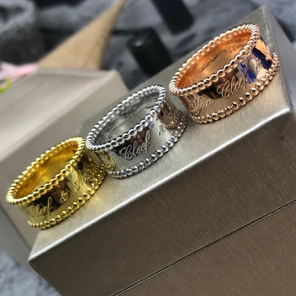 Clover Signature Rings