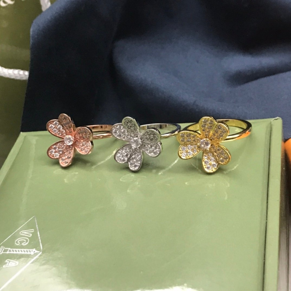Clover Frivole Rings