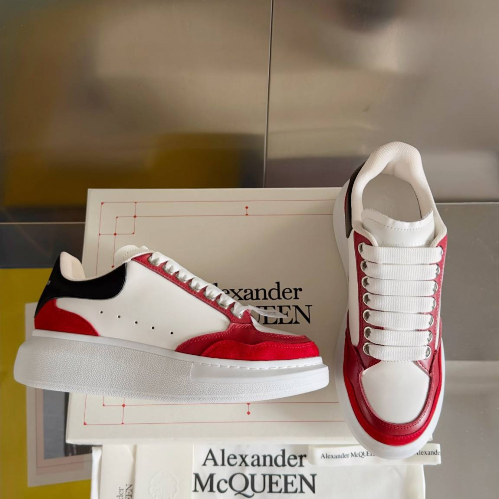 Alexander McQueen Oversized Sneaker Alexander McQueen Oversized Sneaker