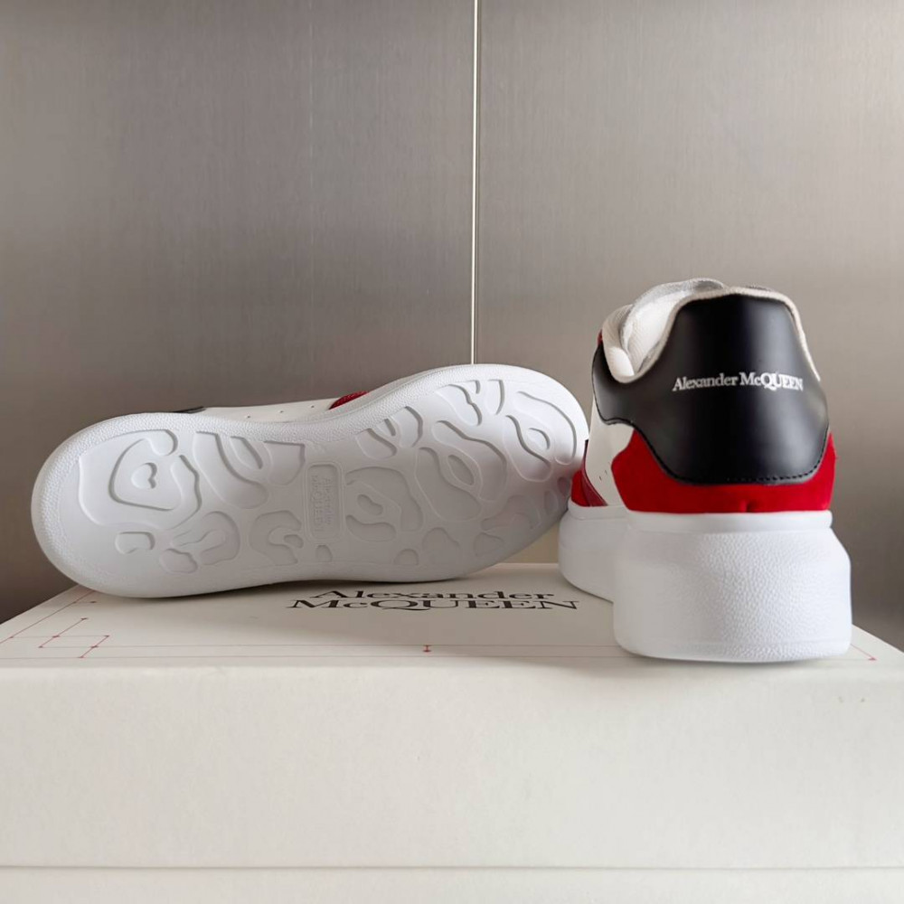 Alexander McQueen Oversized Sneaker Alexander McQueen Oversized Sneaker