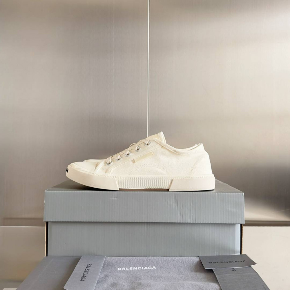 Balenciaga Paris