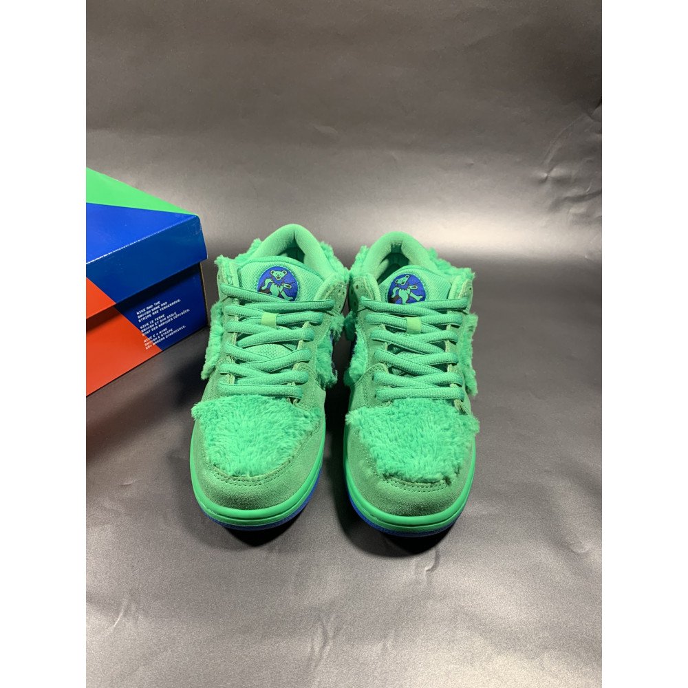 Nike x Grateful Dead SB Dunk Low 'Green Bear'