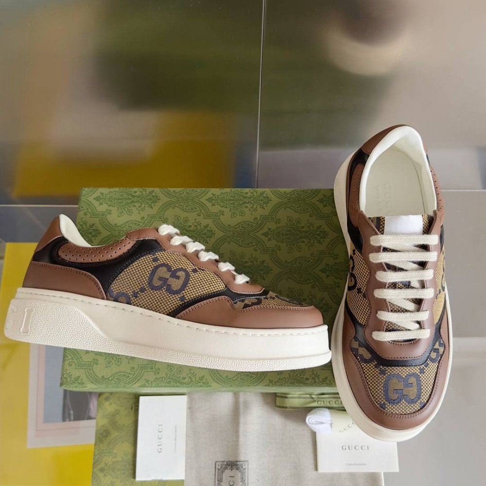Gucci Chunky B-23 Gucci Chunky B-23
