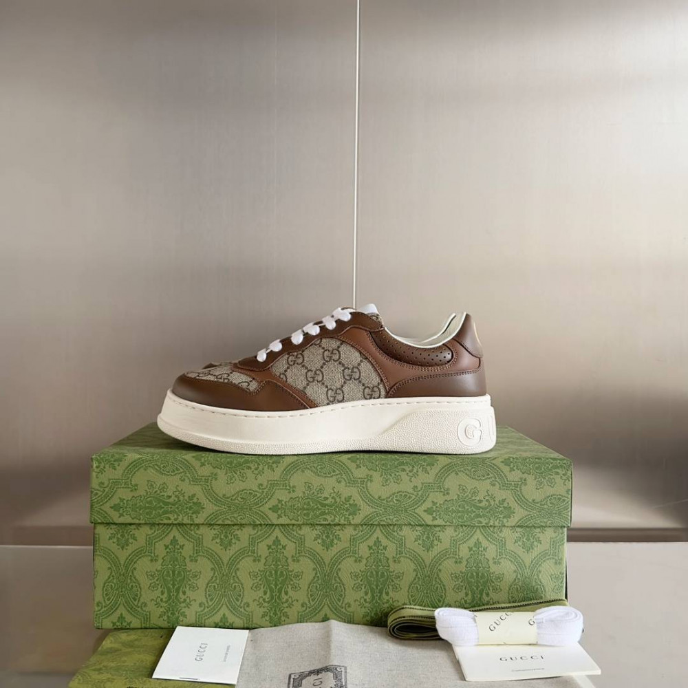 Gucci Chunky B-26
