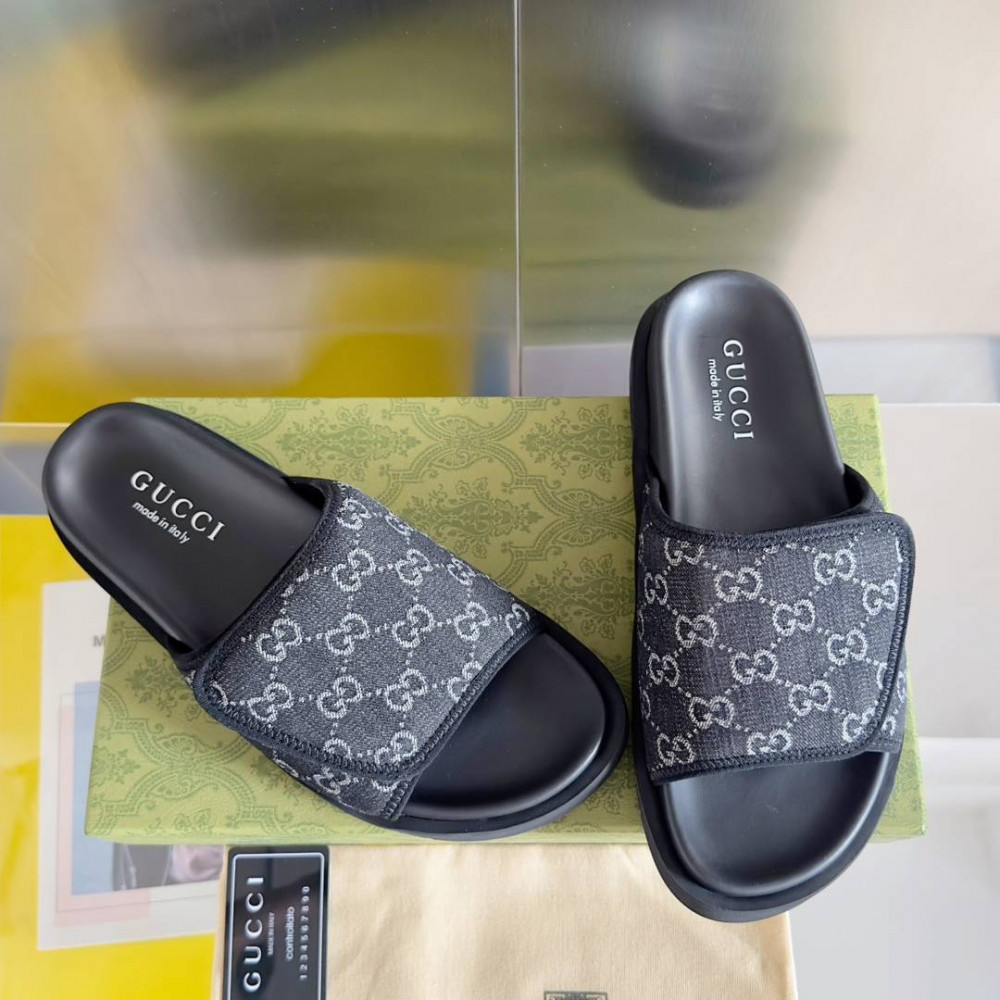 Gucci Slippers-12