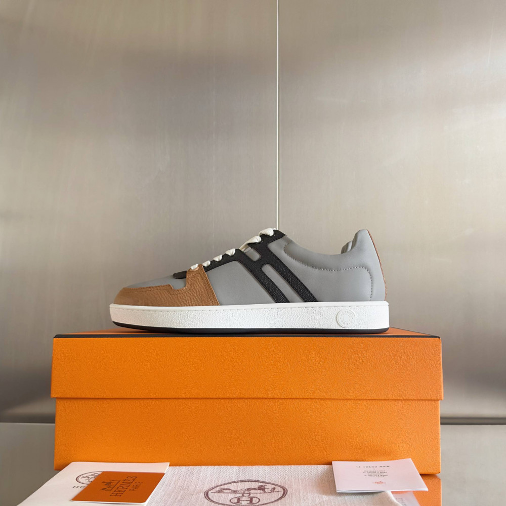 Boomerang sneaker