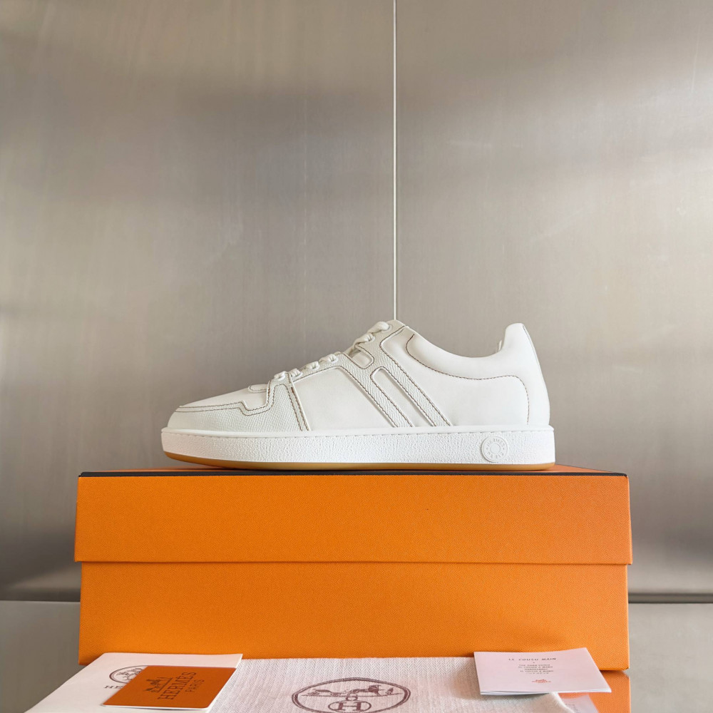 Boomerang sneaker