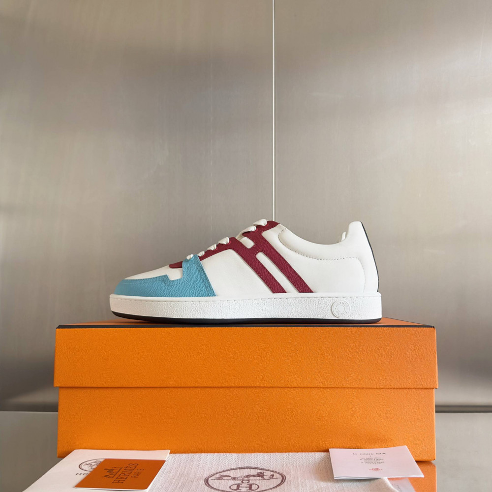 Boomerang sneaker