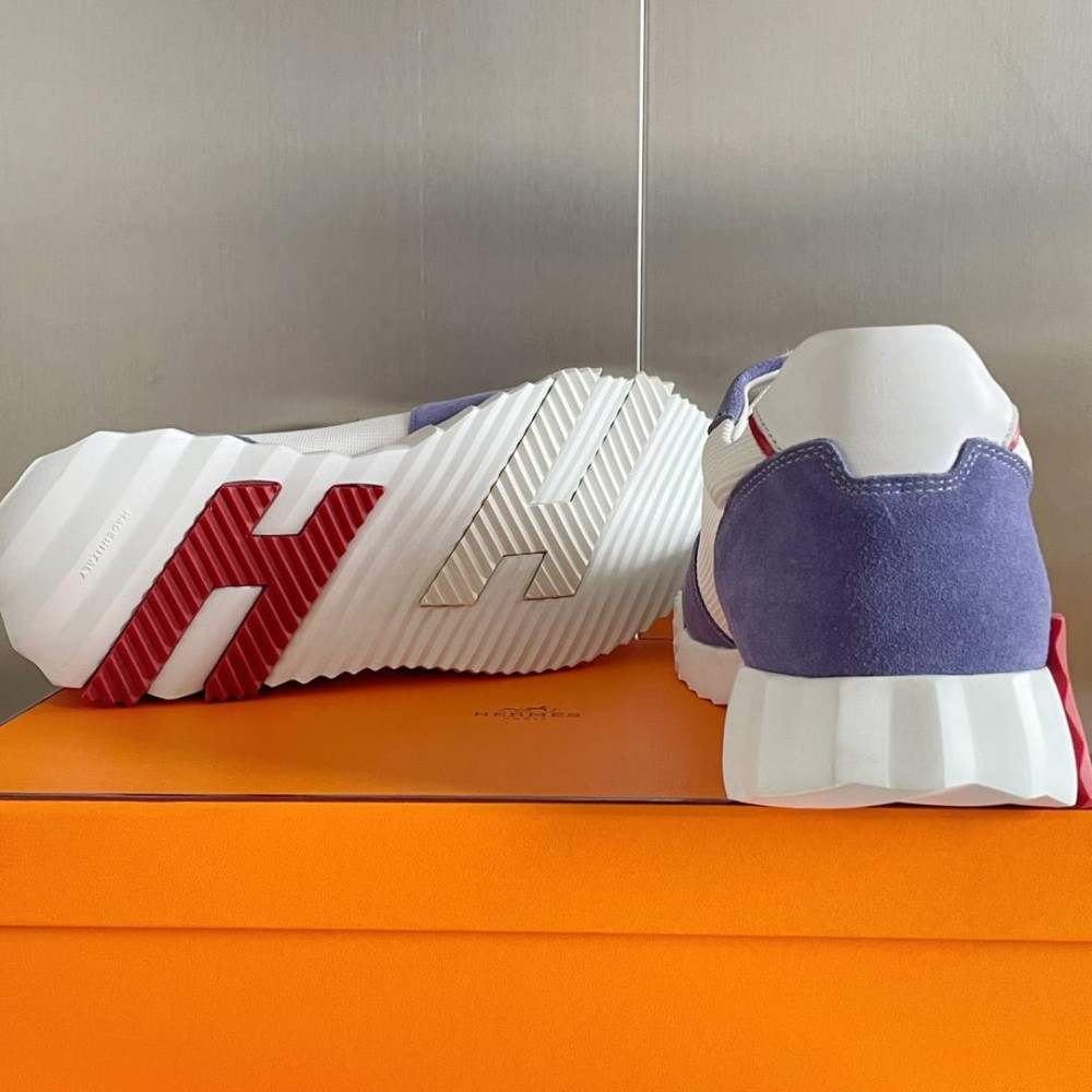 Bouncing Sneaker Bouncing Sneaker