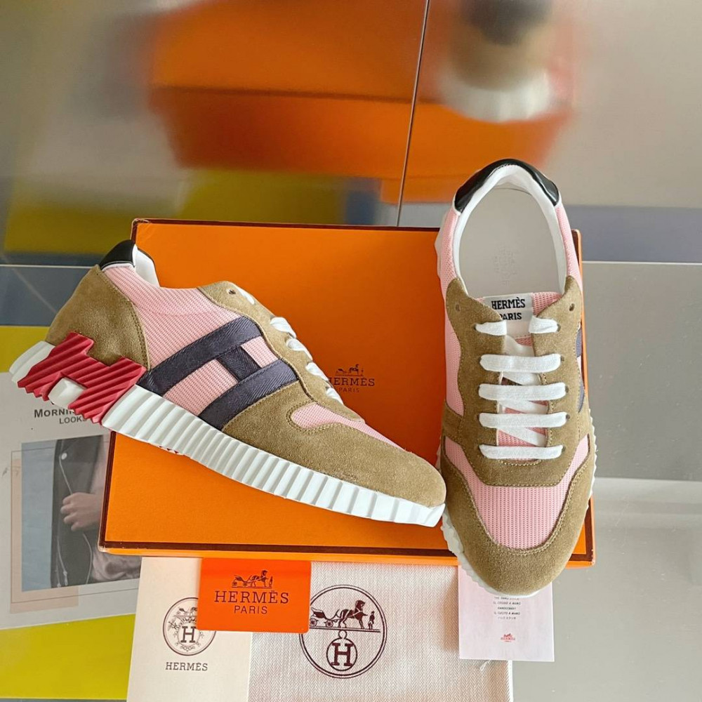 Bouncing Sneaker Bouncing Sneaker