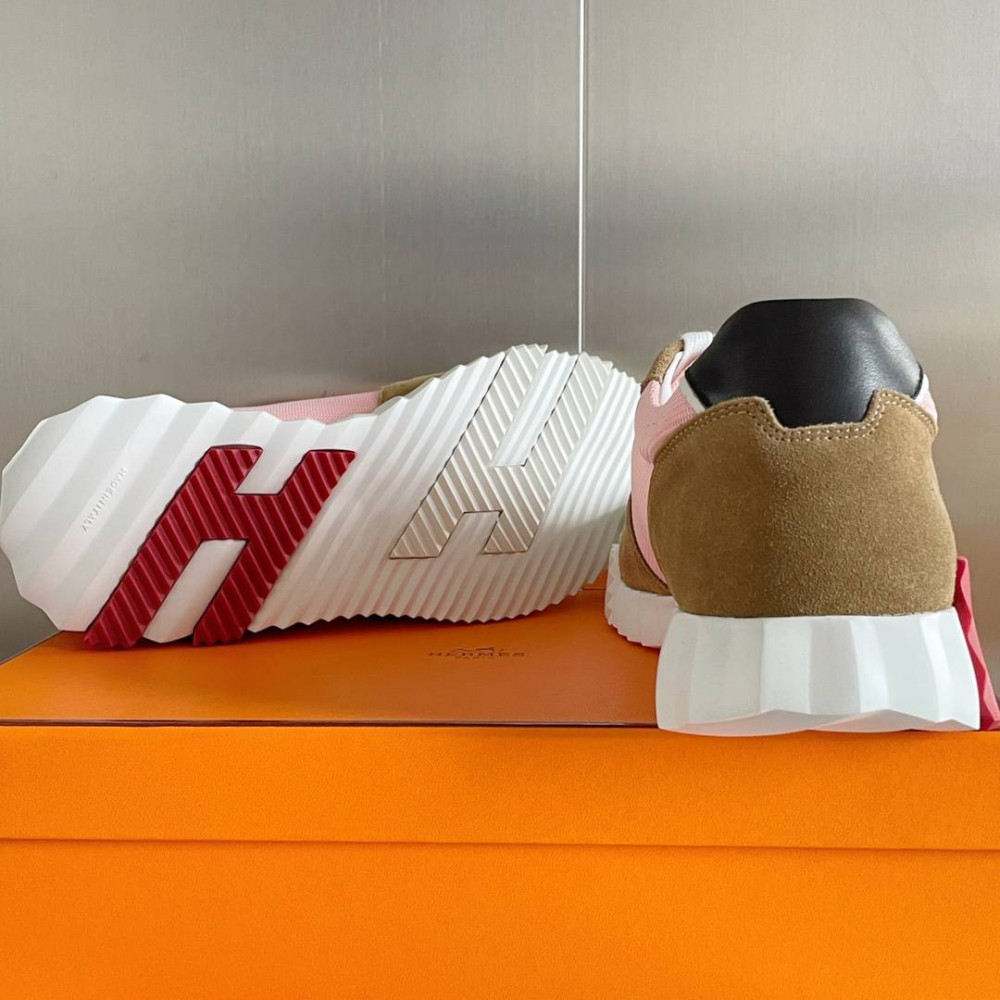 Bouncing Sneaker Bouncing Sneaker