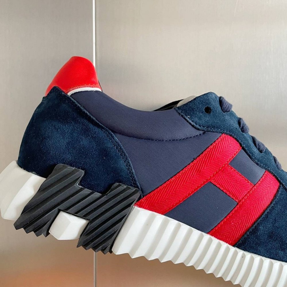 Bouncing Sneaker Bouncing Sneaker
