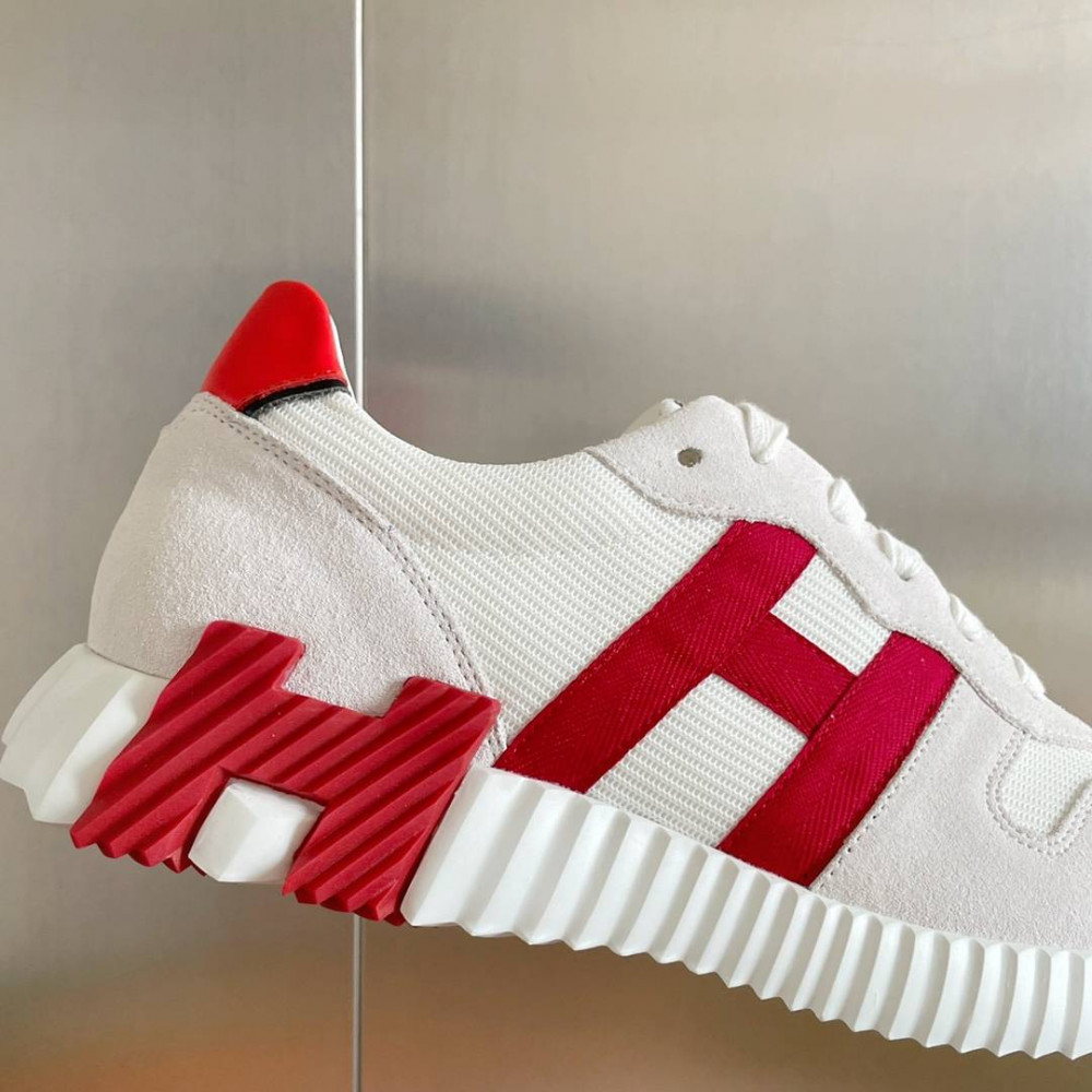 Bouncing Sneaker Bouncing Sneaker