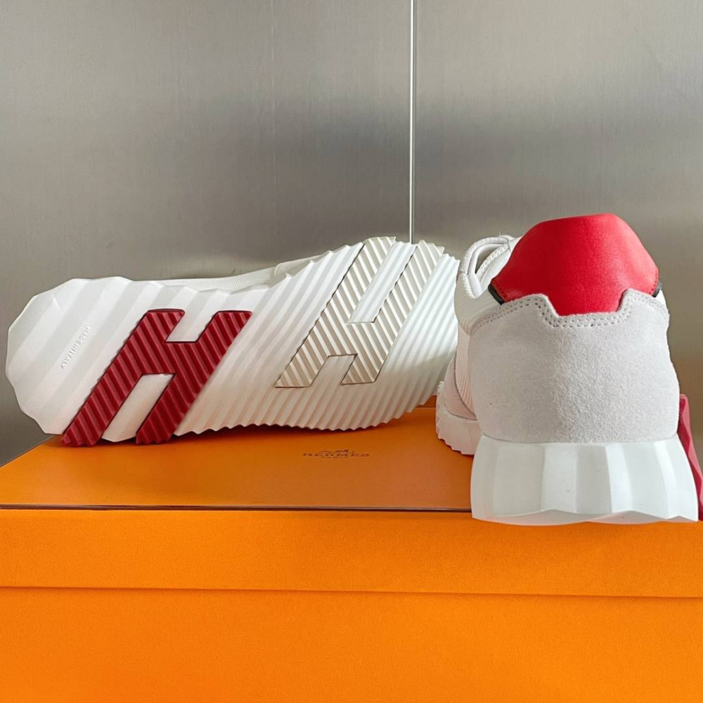 Bouncing Sneaker Bouncing Sneaker