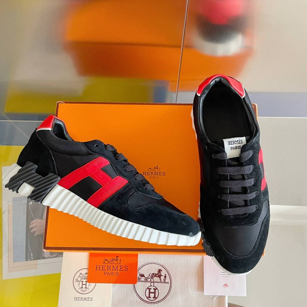 Bouncing Sneaker Bouncing Sneaker