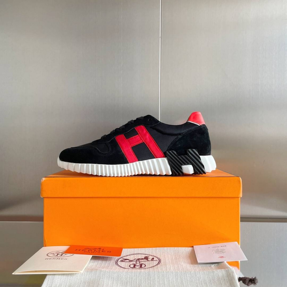 Bouncing Sneaker