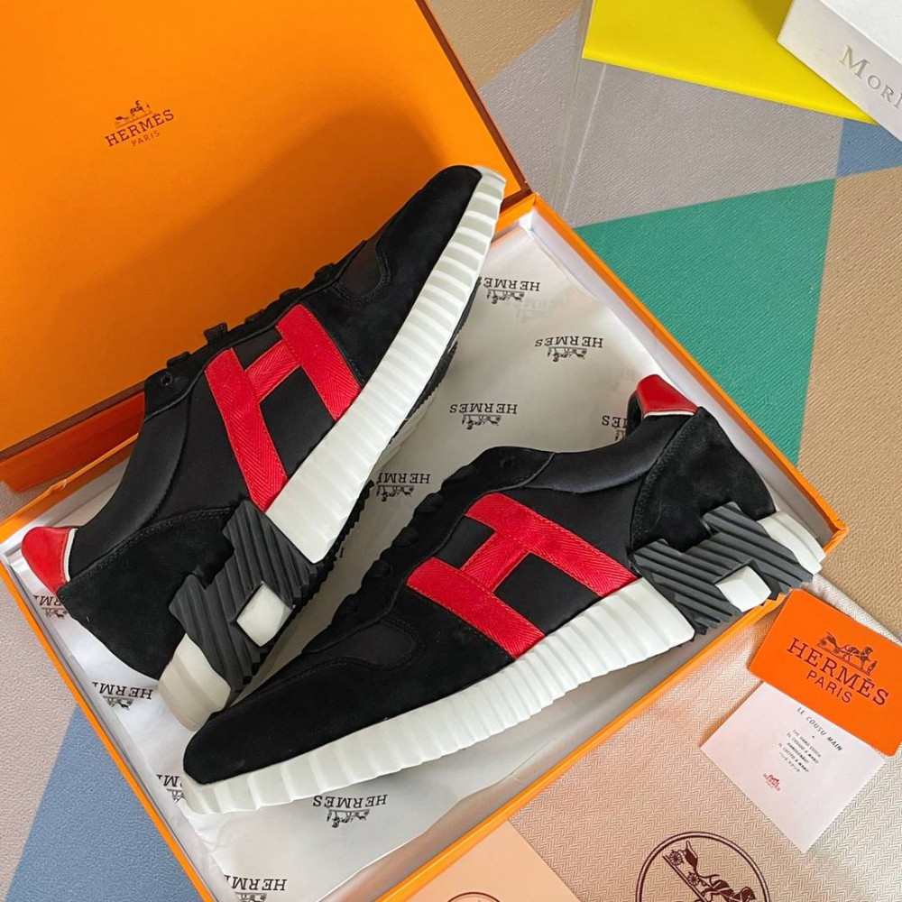 Bouncing Sneaker Bouncing Sneaker