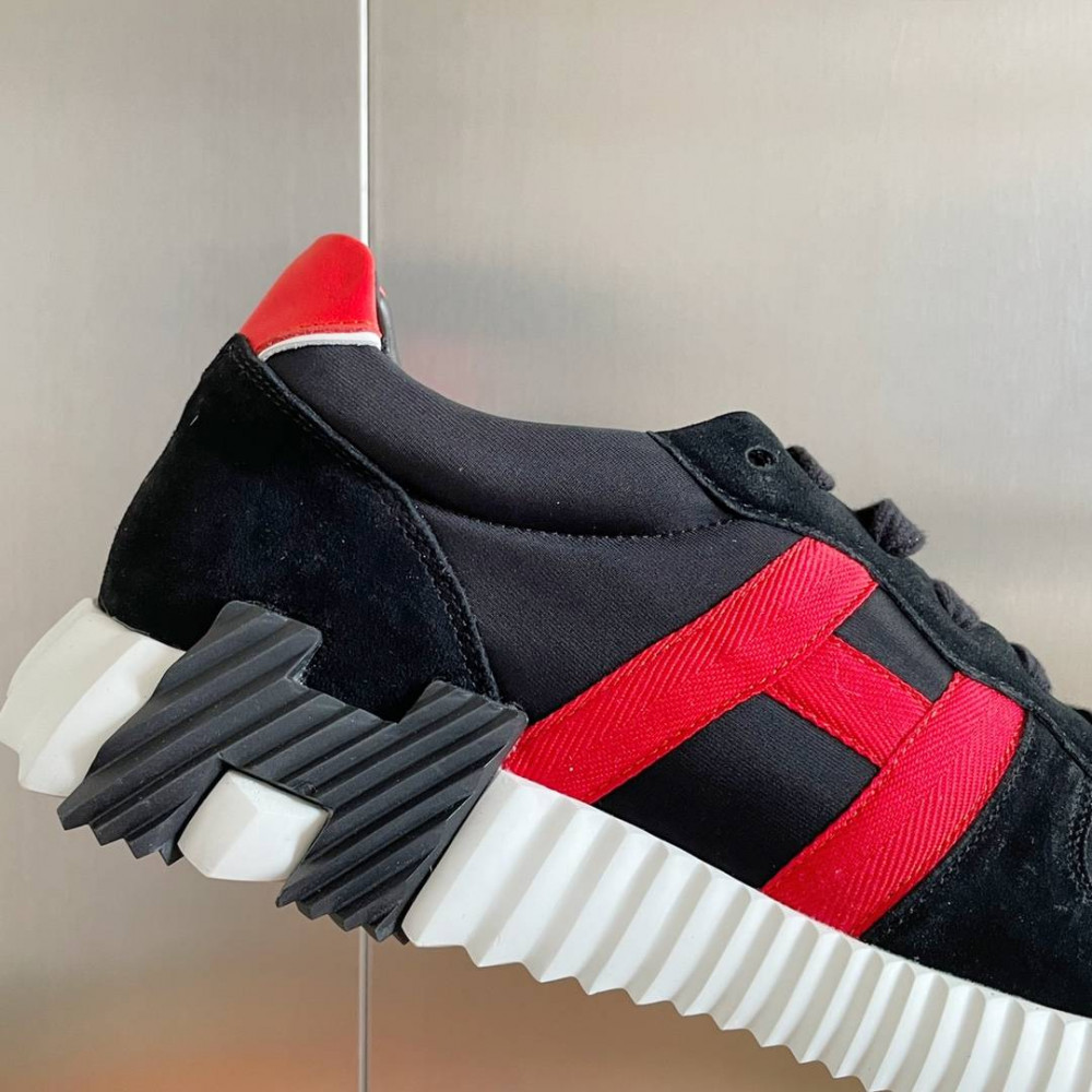 Bouncing Sneaker Bouncing Sneaker