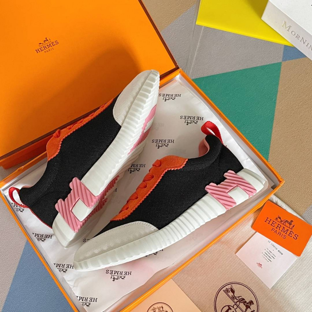 Bouncing Sneaker Bouncing Sneaker