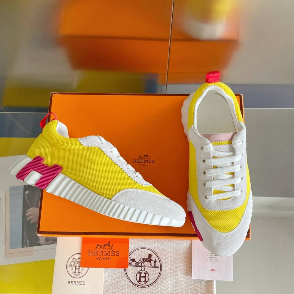 Bouncing Sneaker Bouncing Sneaker