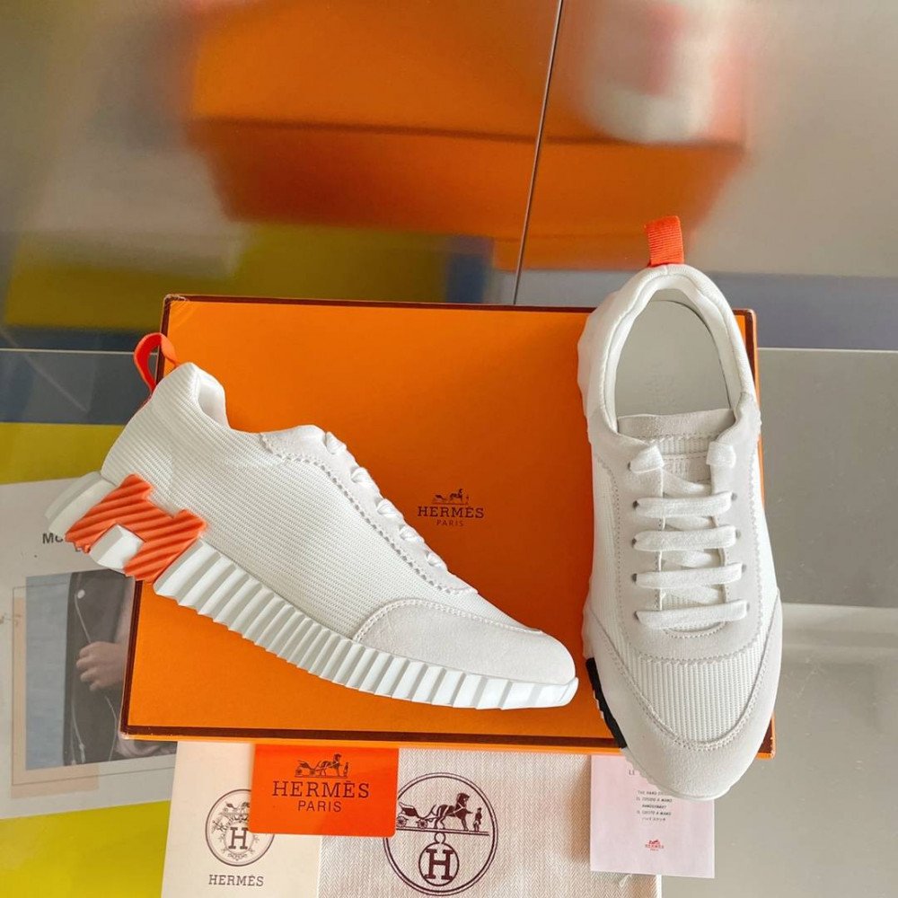 Bouncing Sneaker Bouncing Sneaker