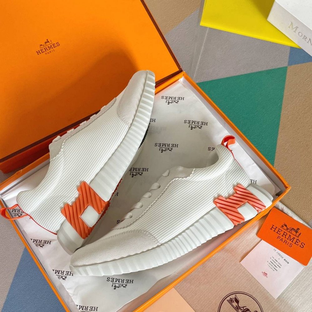 Bouncing Sneaker Bouncing Sneaker