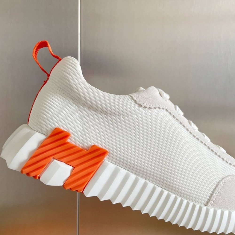 Bouncing Sneaker Bouncing Sneaker