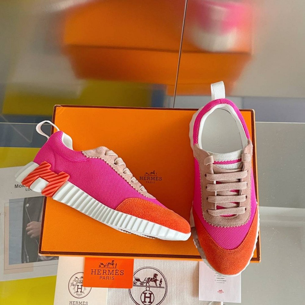 Bouncing Sneaker Bouncing Sneaker