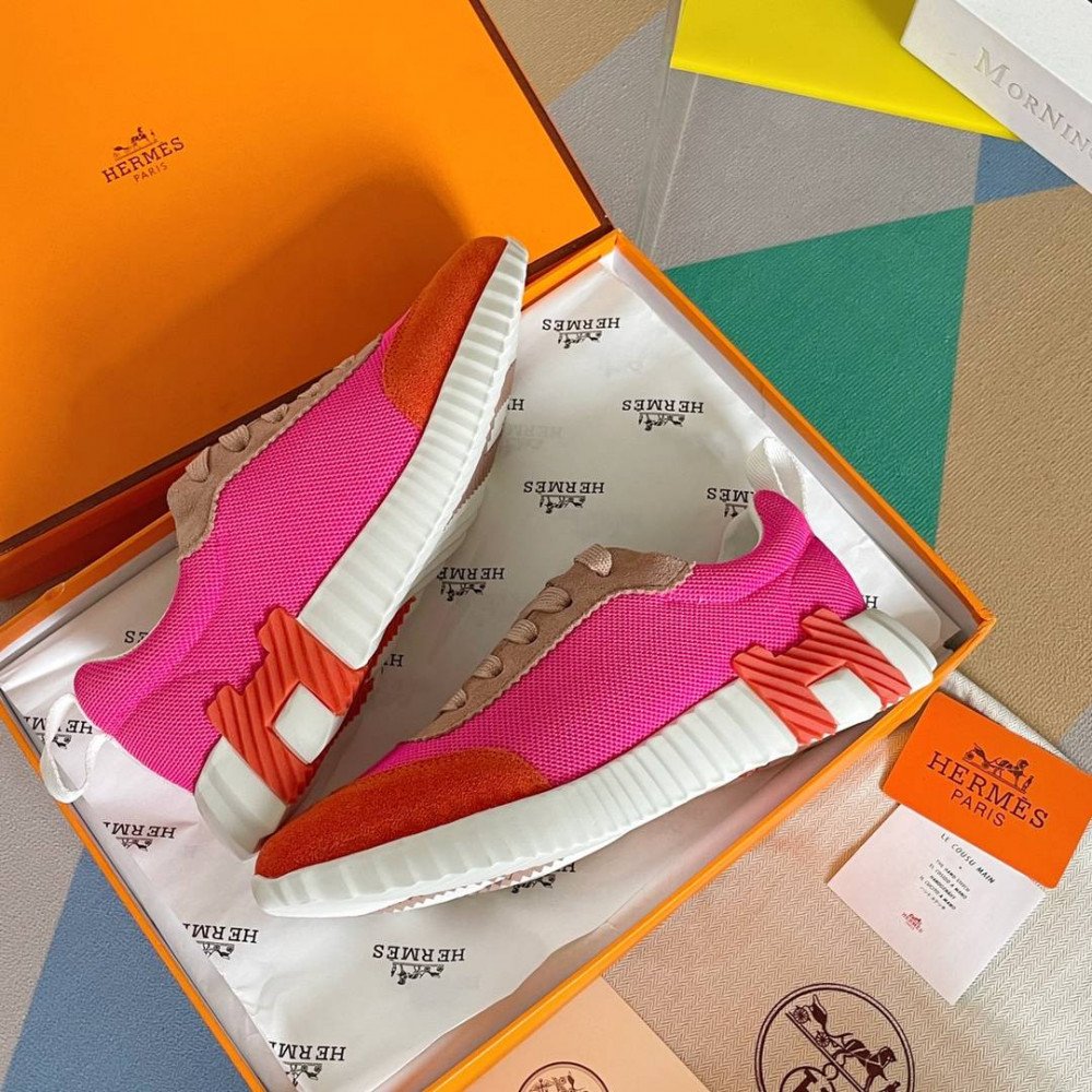 Bouncing Sneaker Bouncing Sneaker