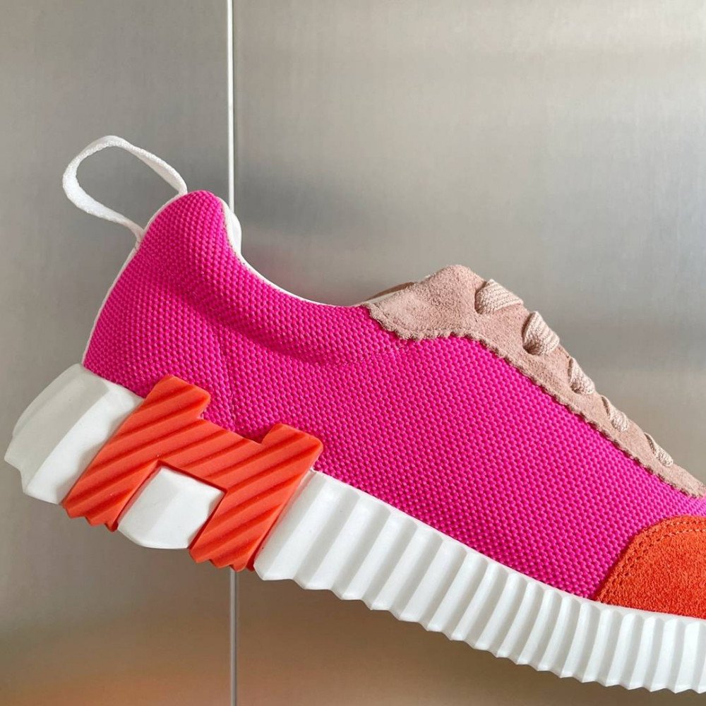 Bouncing Sneaker Bouncing Sneaker