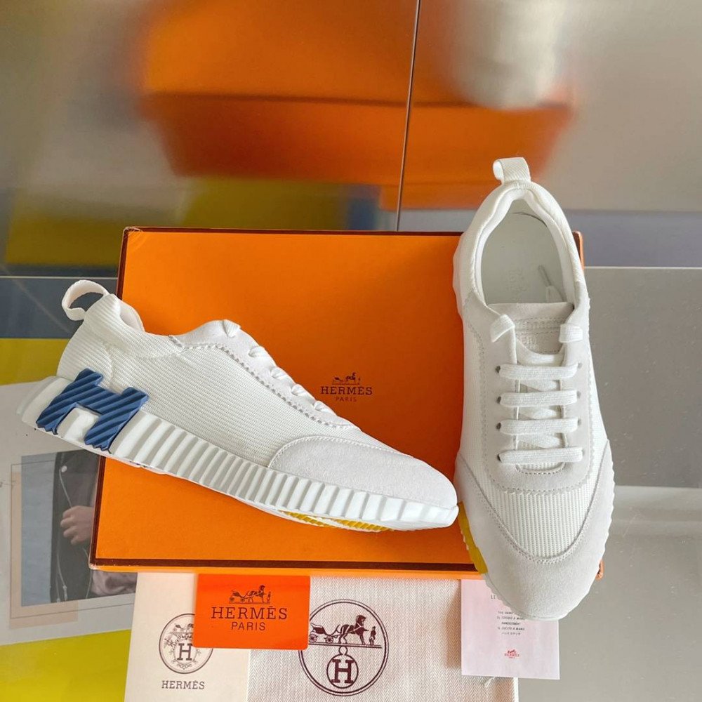 Bouncing Sneaker Bouncing Sneaker