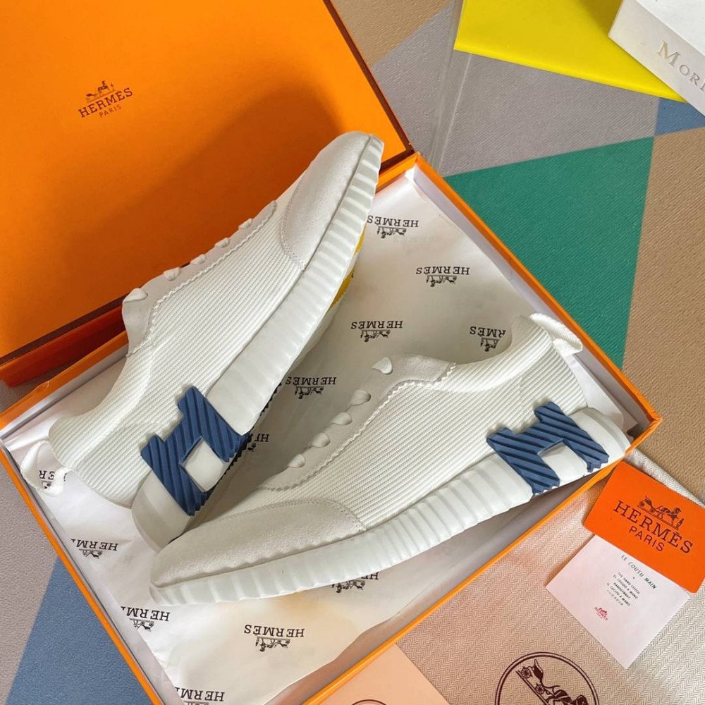 Bouncing Sneaker Bouncing Sneaker